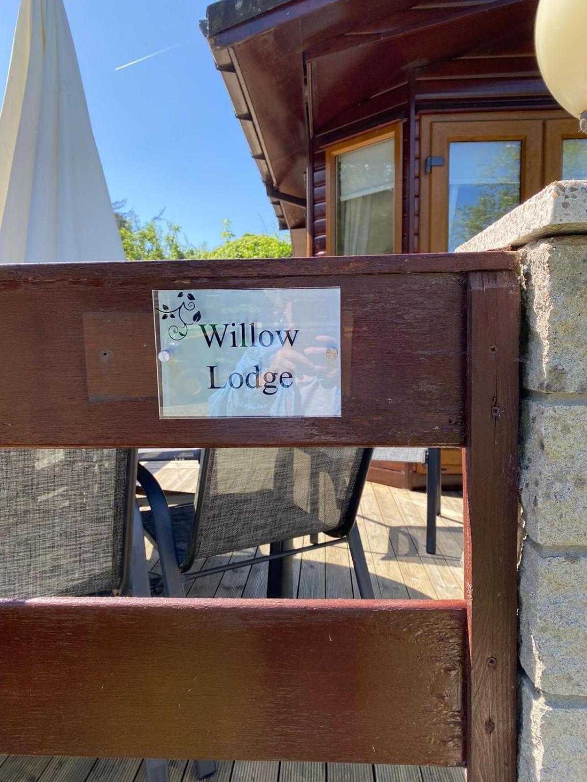 Walled Garden Lodges Loch Lomond Balloch Esterno foto