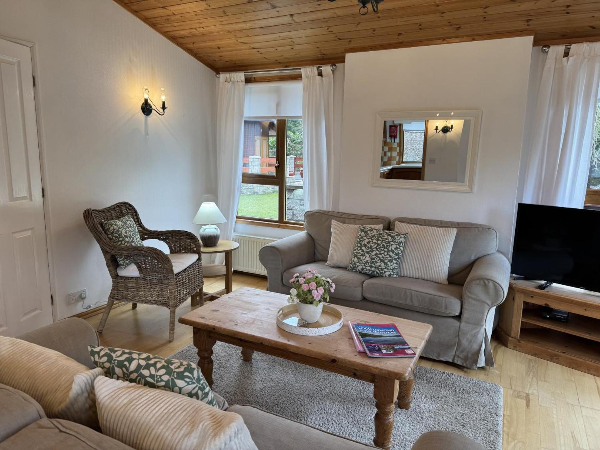 Walled Garden Lodges Loch Lomond Balloch Esterno foto