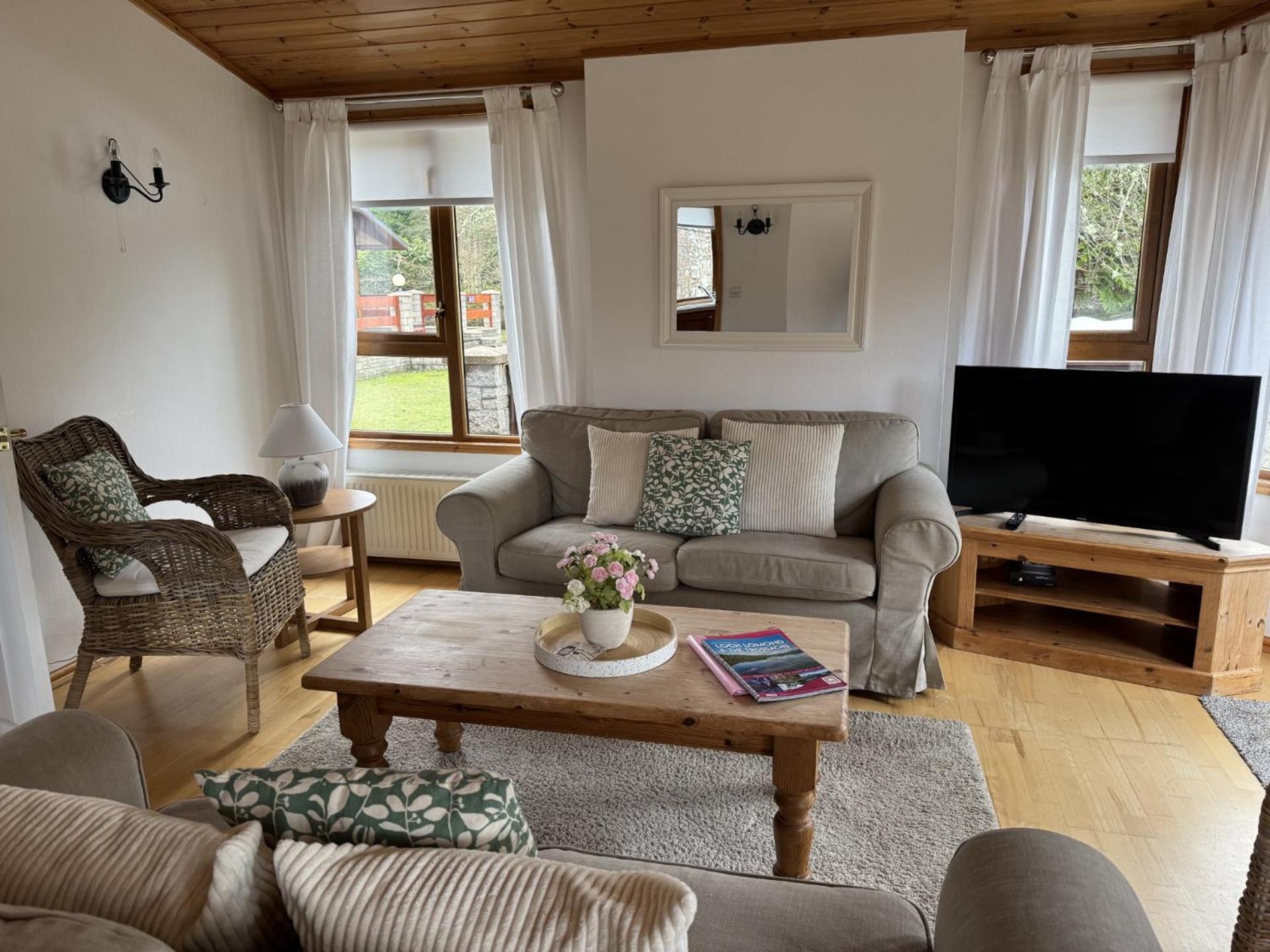 Walled Garden Lodges Loch Lomond Balloch Esterno foto